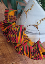 Load image into Gallery viewer, Small scrunch earrings
