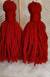 Medium fluffy tassel